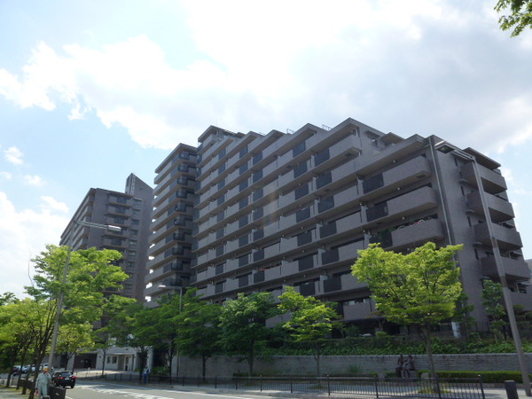 【フォルム千里中央】外観