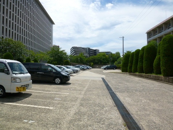 【千里南町第一次住宅】駐車場