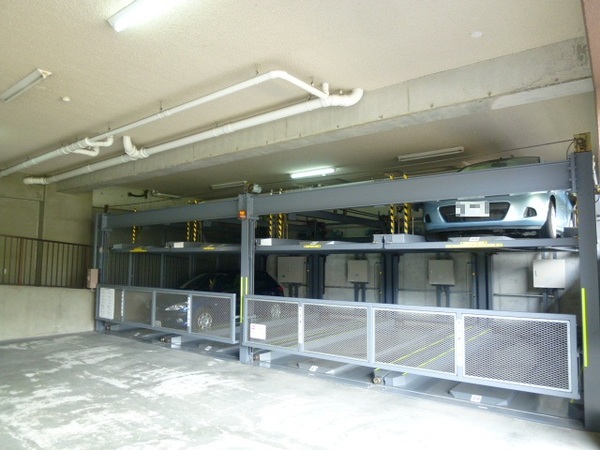 【グランディア緑地公園】駐車場 【グランディア緑地公園】駐車場