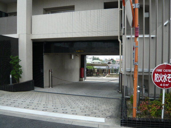 【ブランズ東豊中ビューレジデンス】駐車場 【ブランズ東豊中ビューレジデンス】駐車場