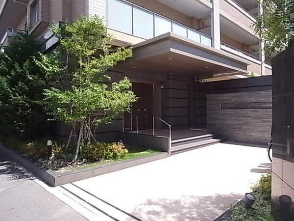 【ロジュマン東豊中】エントランス 【ロジュマン東豊中】エントランス