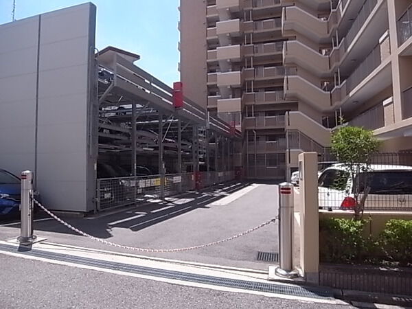 【ロジュマン東豊中】駐車場 【ロジュマン東豊中】駐車場