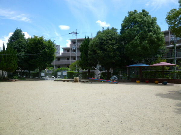 【近鉄緑地公園グランドハイツ】隣接する春日東遊園