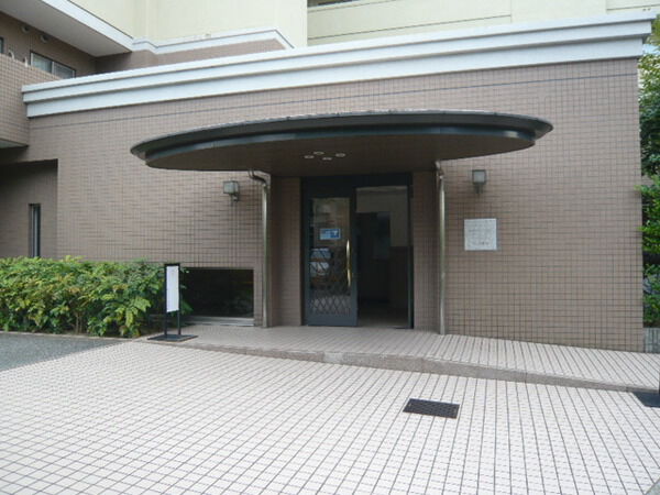 【パークハイム千里津雲台】エントランス 【パークハイム千里津雲台】エントランス