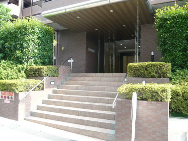 【ステイツ北千里セントステージ】エントランス