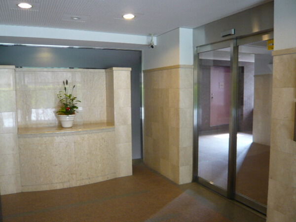 【ステイツ北千里セントステージ】エントランス