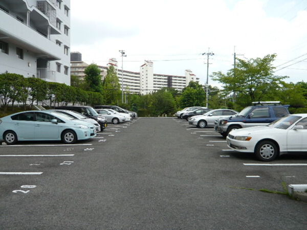 【OTC第一ハイツ】駐車場
