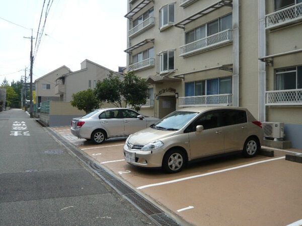 【サンフォーレ千里中央】駐車場