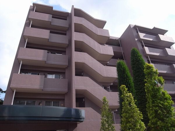 【アールクレエ箕面一丁目】外観