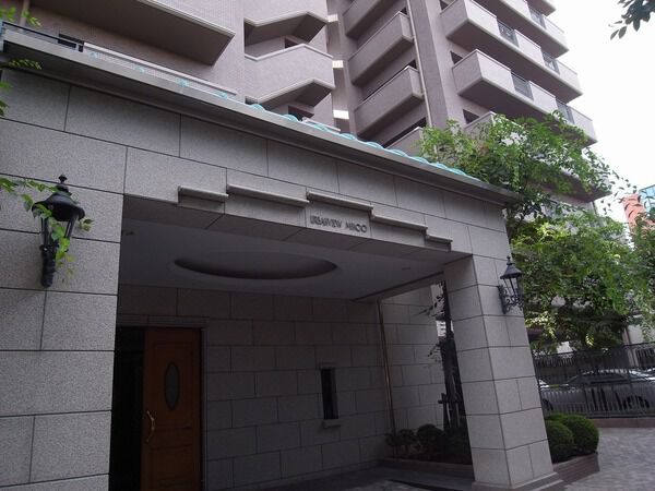 【アーバンビュー箕面】エントランス