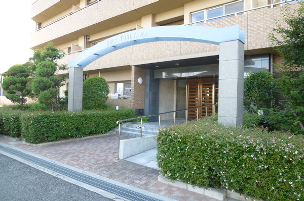 【エーベル刀根山】エントランス