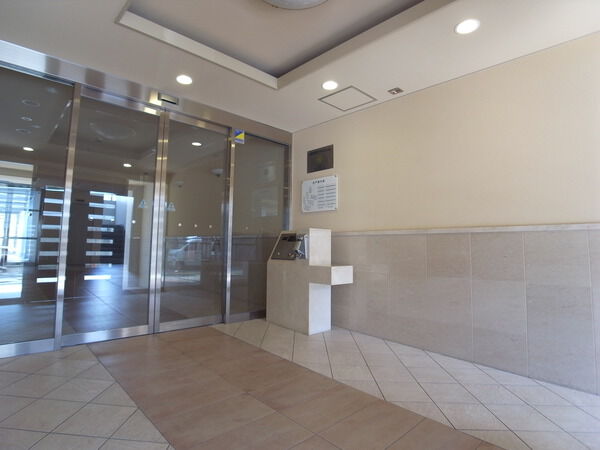 【アルス池田井口堂フレックスコート】エントランス