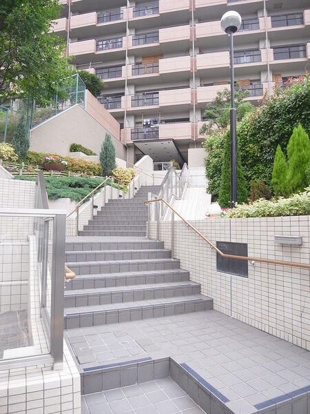 朝日プラザ高槻イーストヒルズ