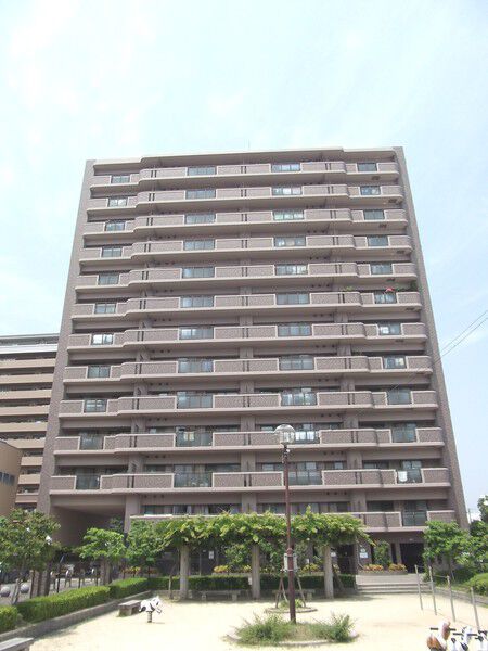 【ファミール茨木・上穂積】建物外観