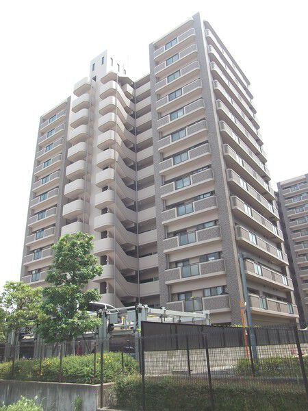【ファミール茨木・上穂積】建物外観