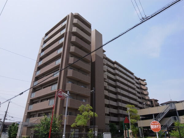 【ルイシャトレ南茨木】外観