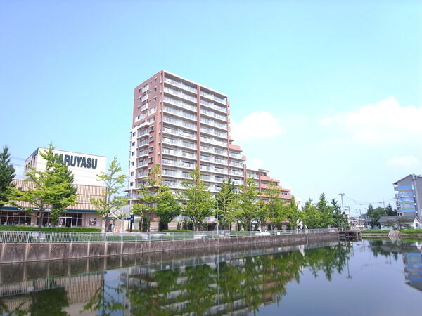 【プレミスト茨木春日丘】建物外観