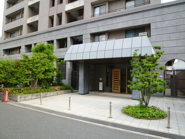 【コート江坂垂水町】エントランス