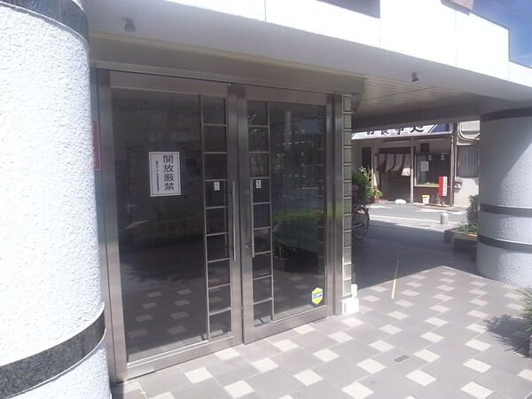 【藤和シティホームズ吹田駅前】エントランスアプローチ
