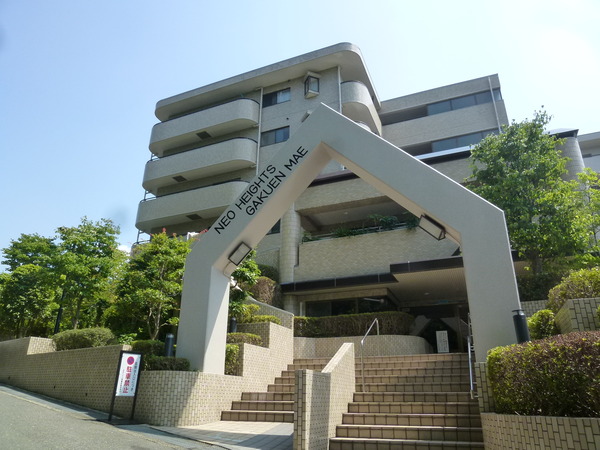 【ネオハイツ学園前】外観写真