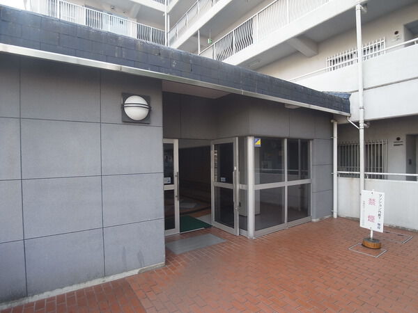 【学園前ガーデンハイツ】エントランス①