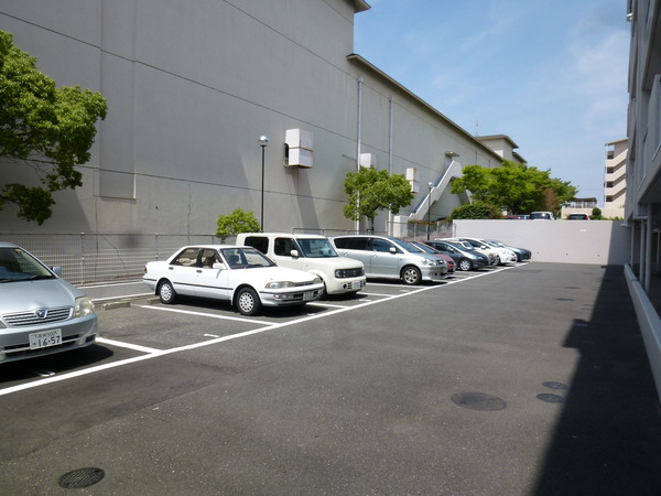 【チュリス学園前】駐車場