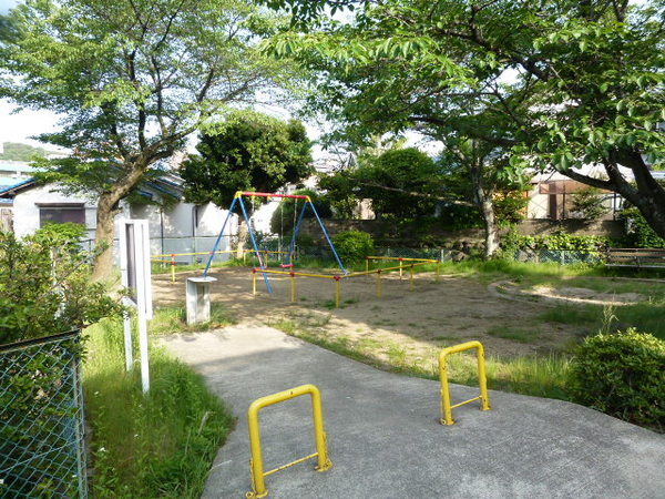 【ハイネスピア東生駒】辻町第三公園