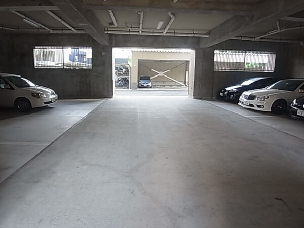 【キングマンション鷺洲】駐車場 【キングマンション鷺洲】駐車場