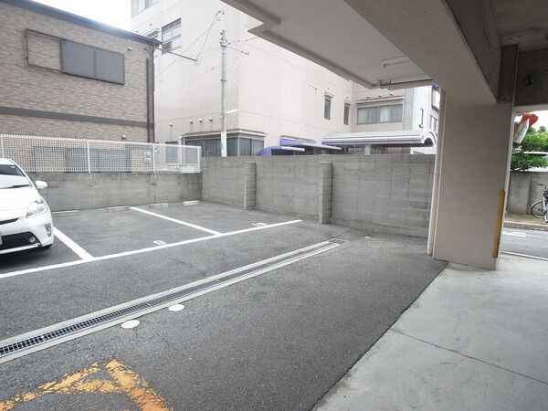 【ベルアーバニティ野田】駐車場 【ベルアーバニティ野田】駐車場