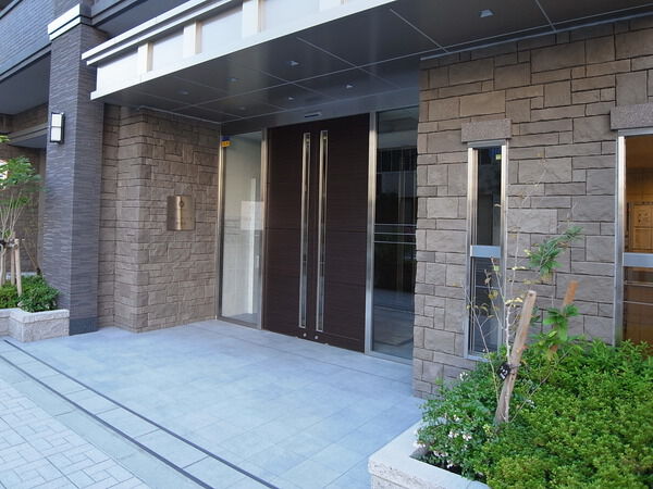 【ザ・パークハウス新福島】エントランス