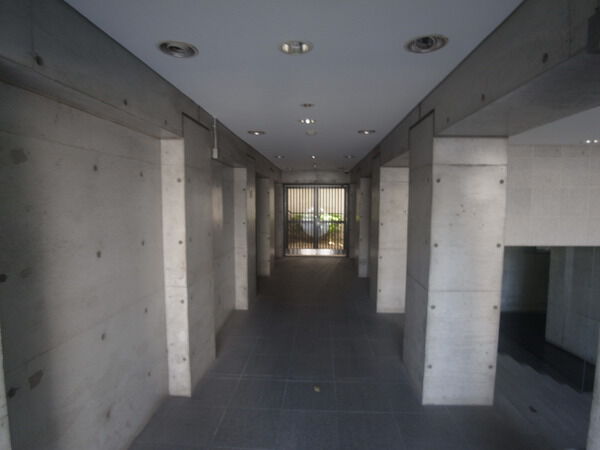 【シーズ梅田西】エントランス