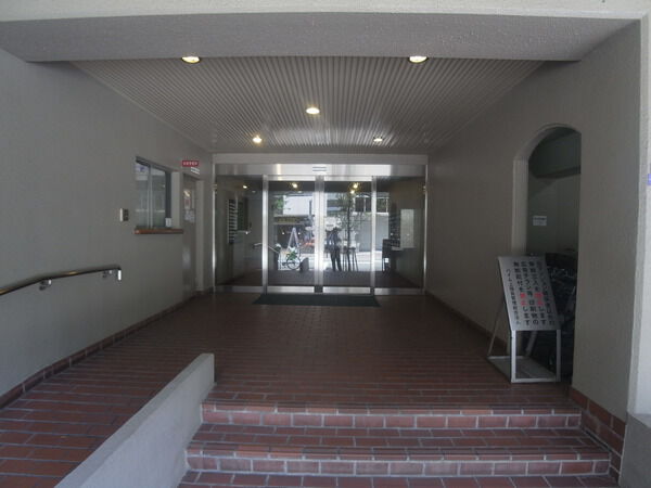 【ハイム上福島】エントランス