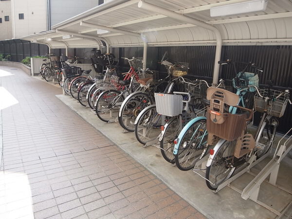 【セレッソコート福島ウエストライブ】駐輪場 【セレッソコート福島ウエストライブ】駐輪場