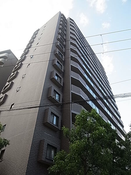 【クラウンハイム弁天町】外観写真