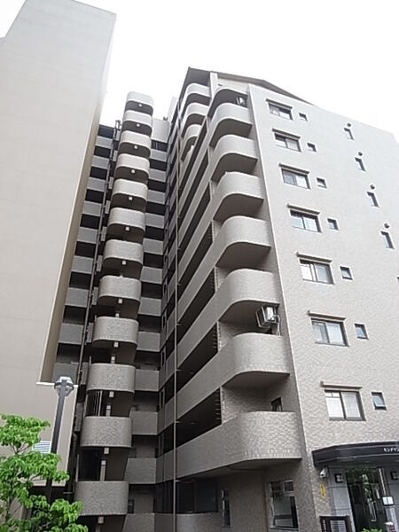 【キングマンション弁天町】外観写真