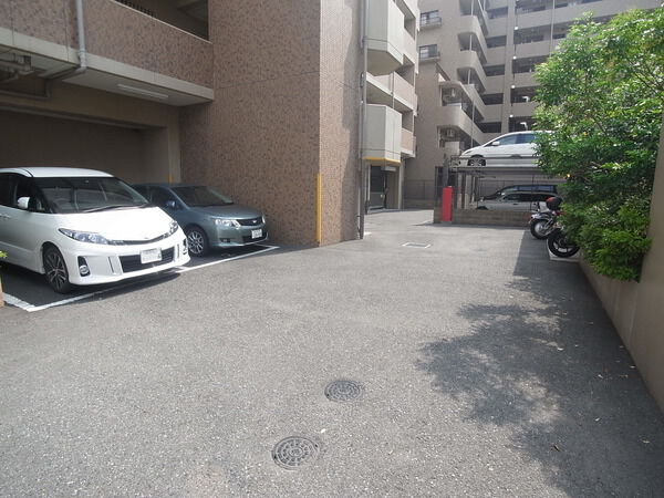【プレサンス千船ネオシティ】駐車場