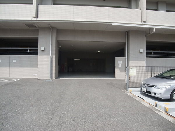 【ディークラディア御幣島駅前】駐車場