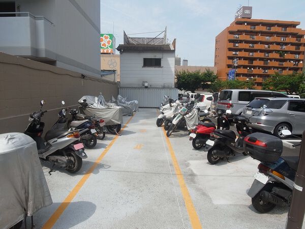【パルクメゾン千舟公園】バイク置き場 【パルクメゾン千舟公園】バイク置き場