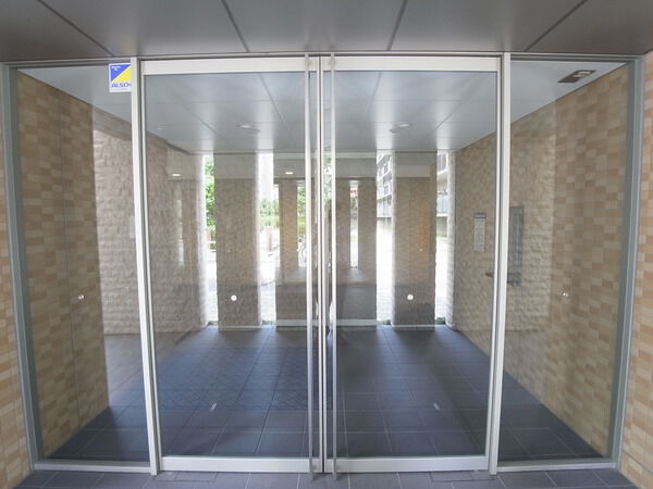 【プラネ御幣島パークビュー】エントランス 【プラネ御幣島パークビュー】エントランス