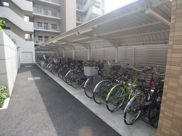 【プラネ御幣島パークビュー】駐輪場