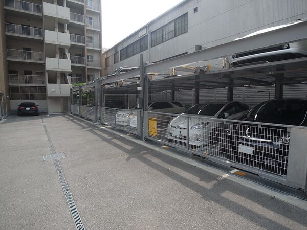 【プラネ御幣島パークビュー】駐車場
