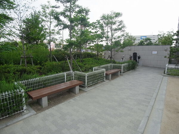 【レスタージュラグゼ】敷地内共用部1