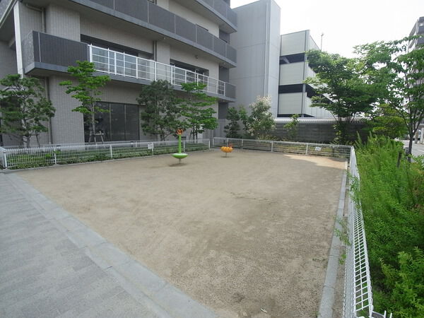 【レスタージュラグゼ】敷地内共用部2