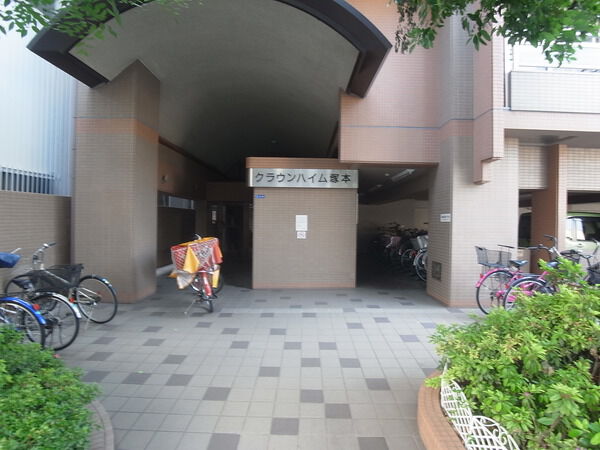 【クラウンハイム塚本】エントランス