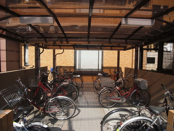 【ダイアパレス塚本２番館】駐輪場