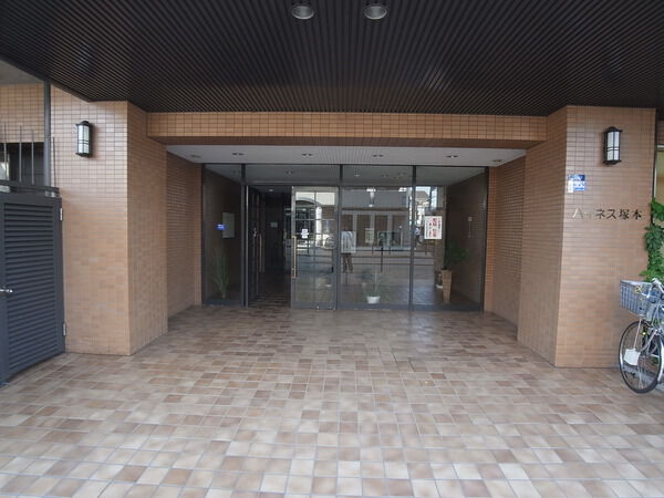 【ハイネス塚本】エントランス