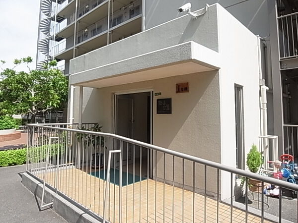 【日商岩井相川松山公園マンション】エントランス2 【日商岩井相川松山公園マンション】エントランス2