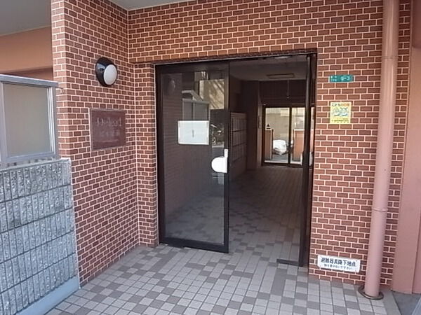 【デリード塚本駅前】エントランス 【デリード塚本駅前】エントランス