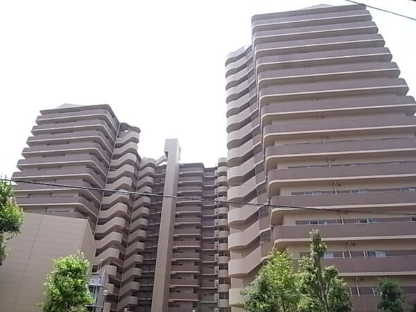 【ファミール北大阪ライトコート】外観写真 【ファミール北大阪ライトコート】外観写真