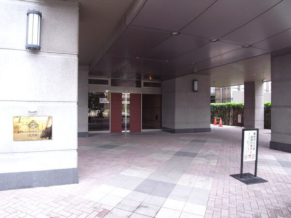 【アパガーデンコート北大阪】エントランス